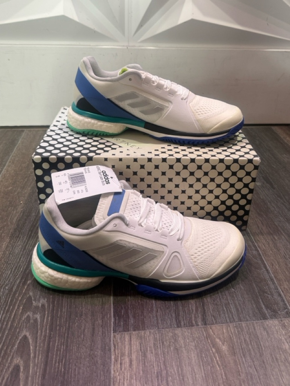 Adidas Stella McCartney White Barricade Tennis shoe sz 6